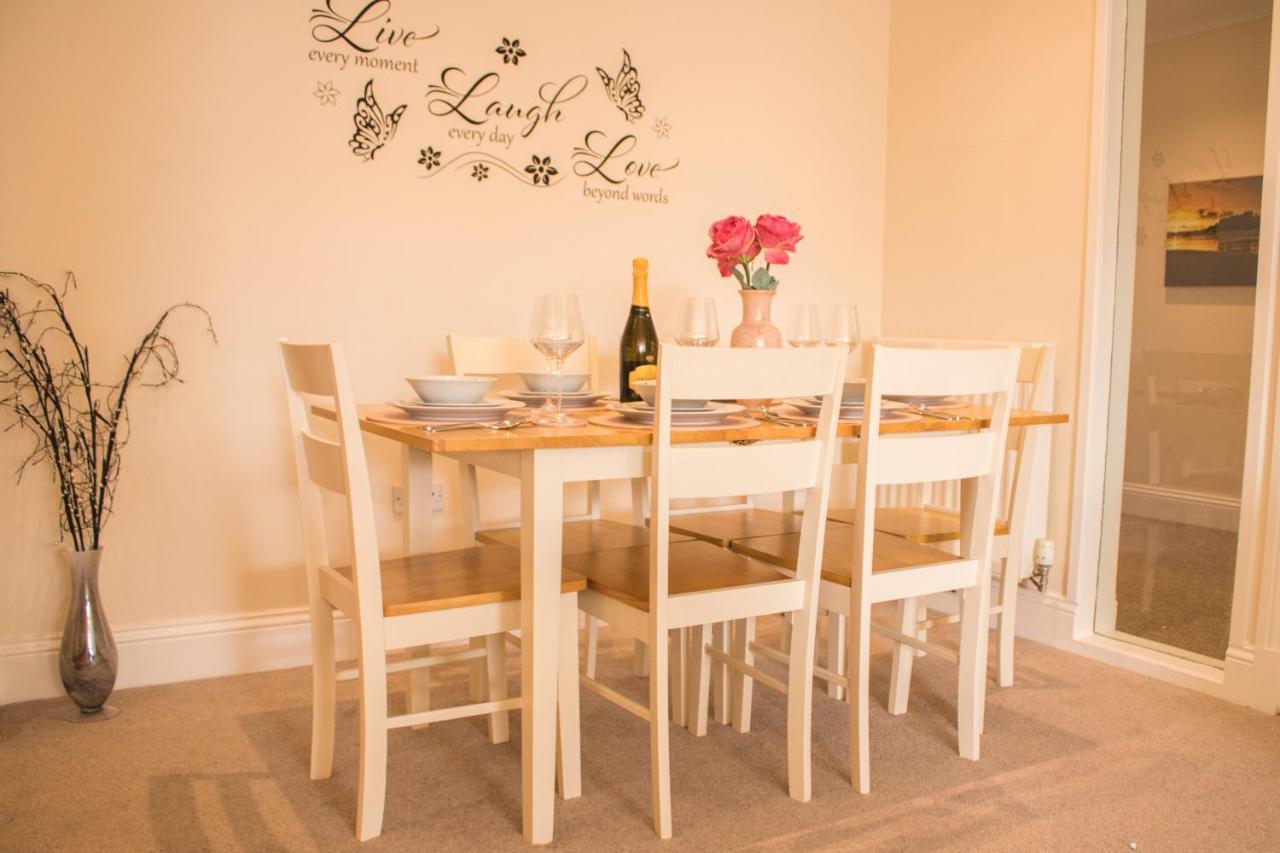 Stunning 3 Double Bedroom Apartment - *Town Centre / Near Beach* Berwick Upon Tweed Kültér fotó